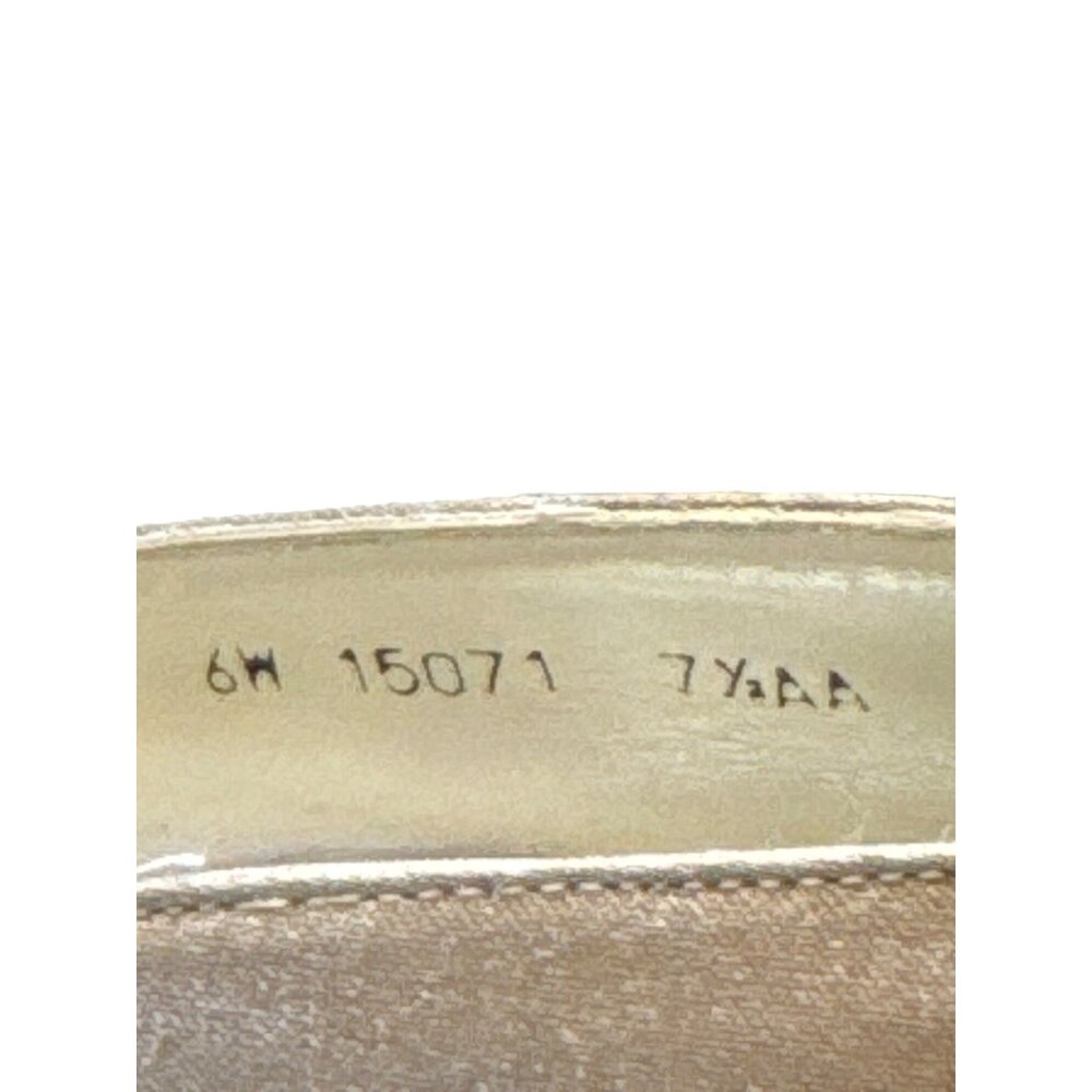 Stuart Weizman Women’s Gold Shimmering Shoes Heel… - image 5